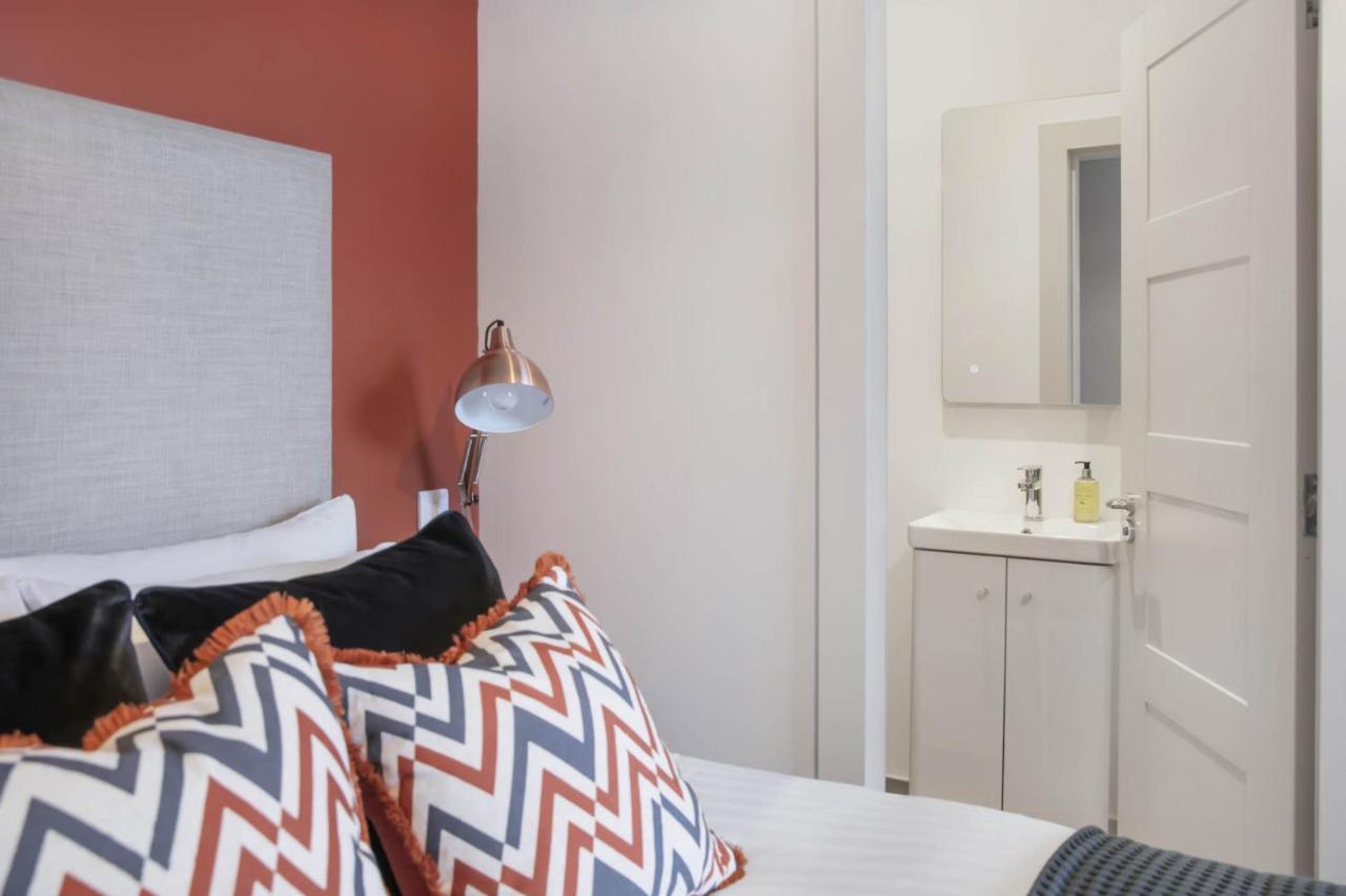 The Woodside Apartments Doune Екстериор снимка